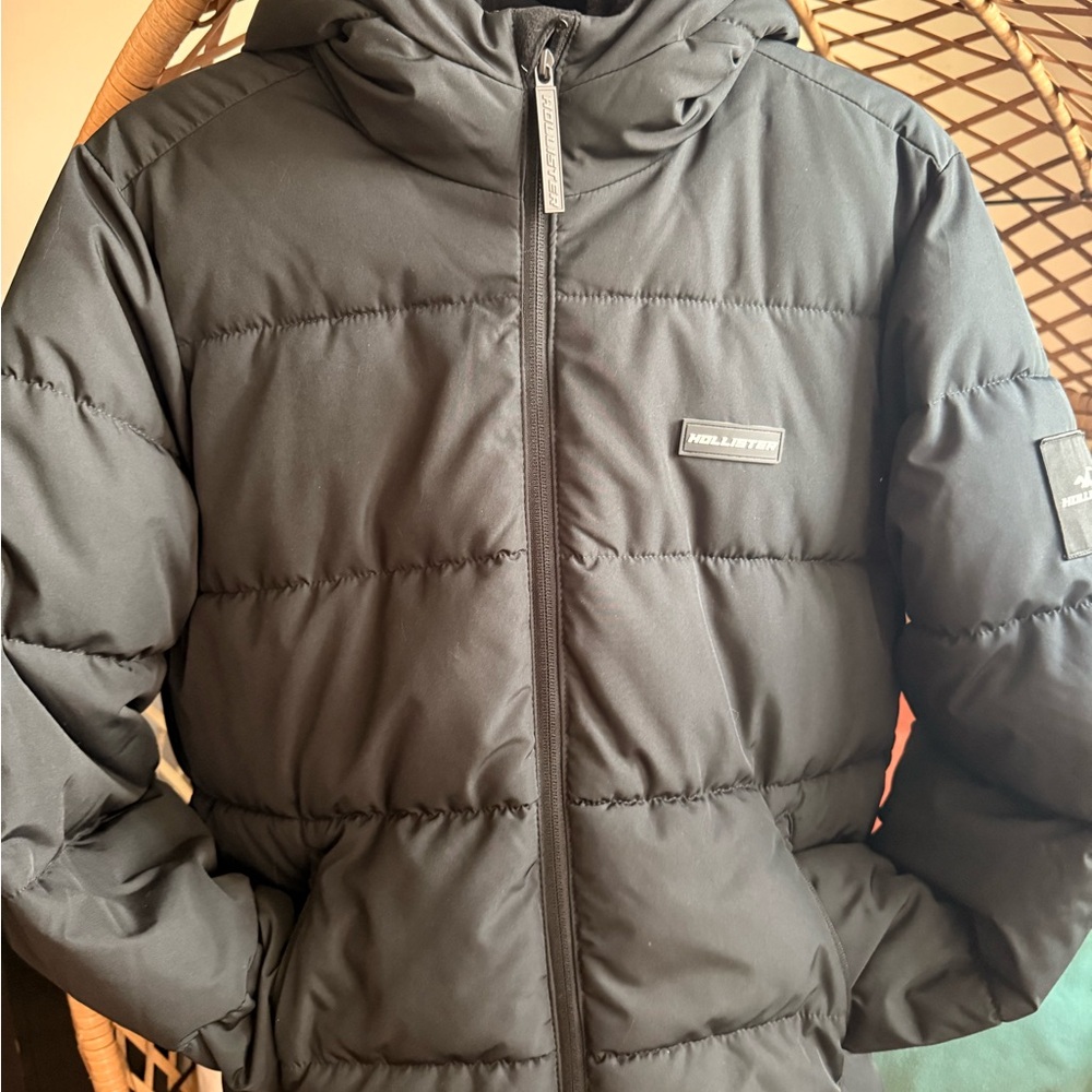 Hollister Charcoal Puffer Jacket for Youth